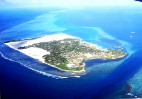 The aerial view of Thinadhoo Island